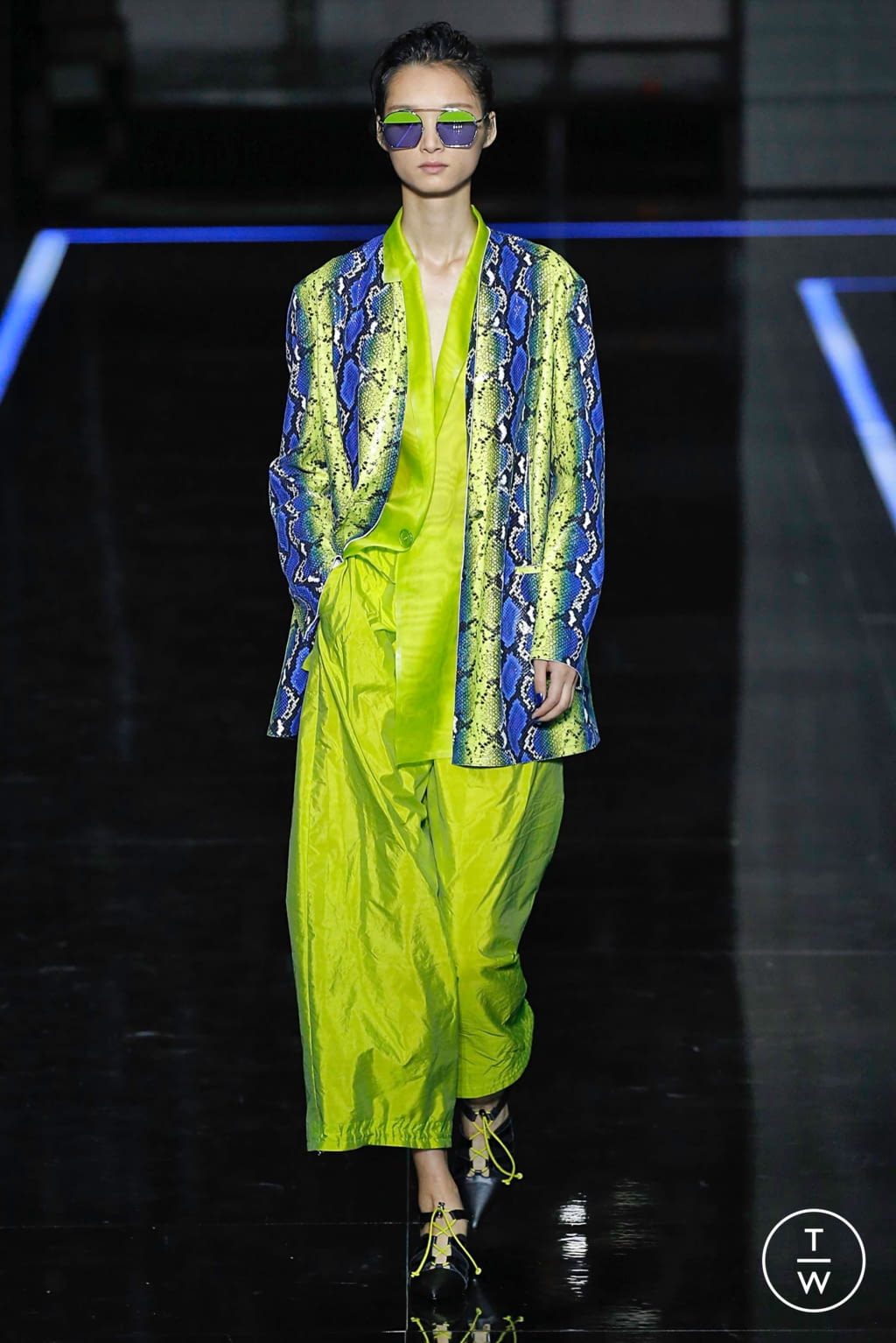 Fashion Week Milan Spring/Summer 2019 look 142 from the Emporio Armani collection womenswear