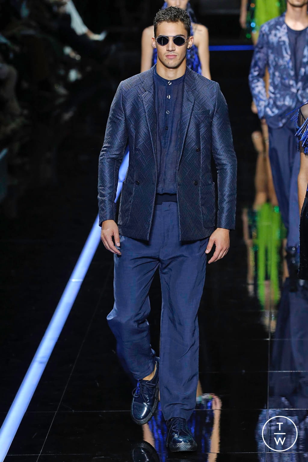 Fashion Week Milan Spring/Summer 2019 look 158 from the Emporio Armani collection womenswear