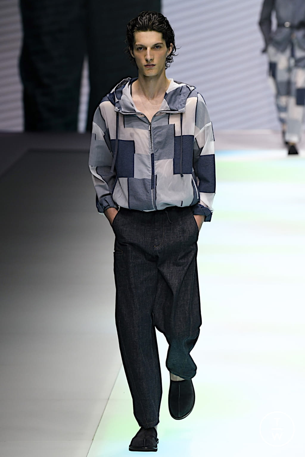 Fashion Week Milan Spring/Summer 2022 look 2 from the Emporio Armani collection womenswear