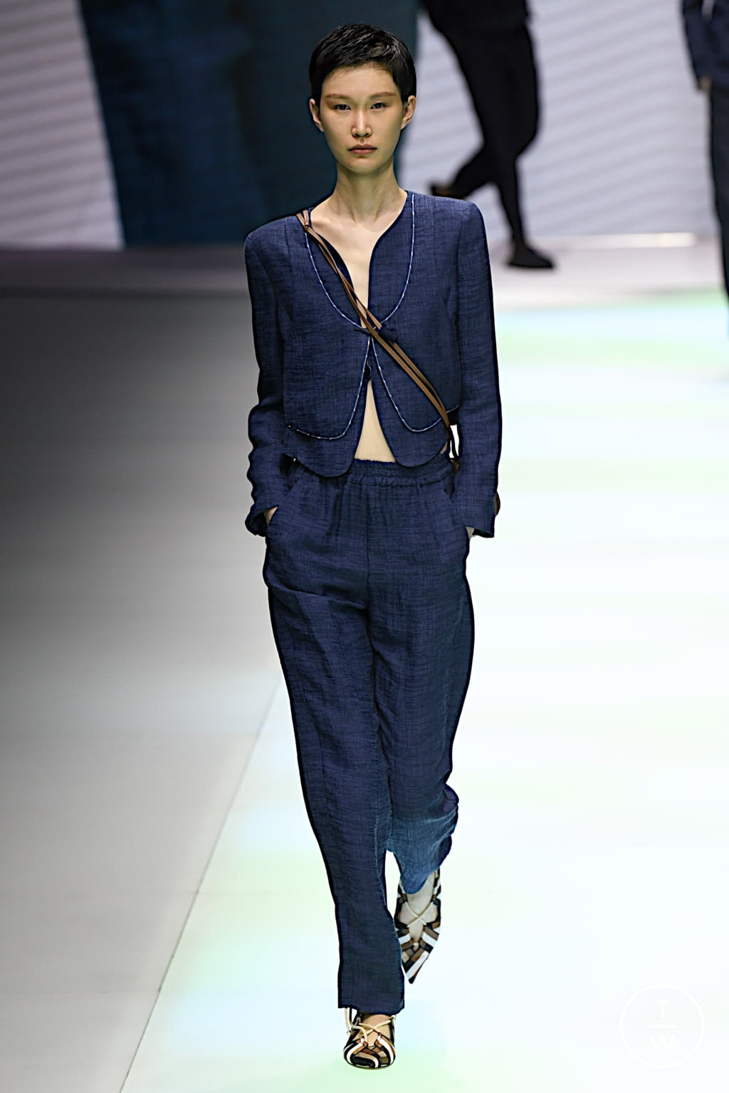 Fashion Week Milan Spring/Summer 2022 look 5 from the Emporio Armani collection 女装