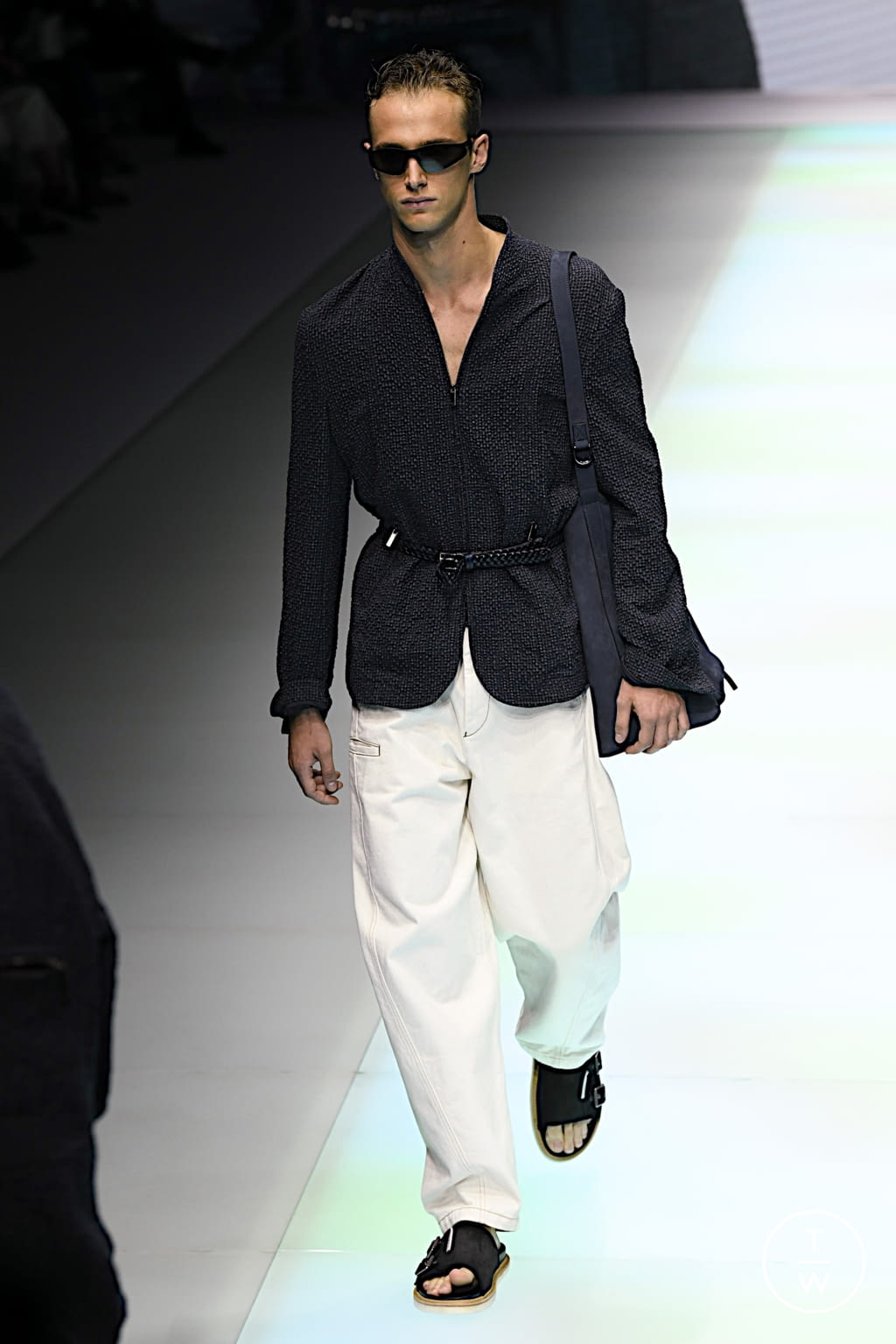 Fashion Week Milan Spring/Summer 2022 look 11 from the Emporio Armani collection 女装