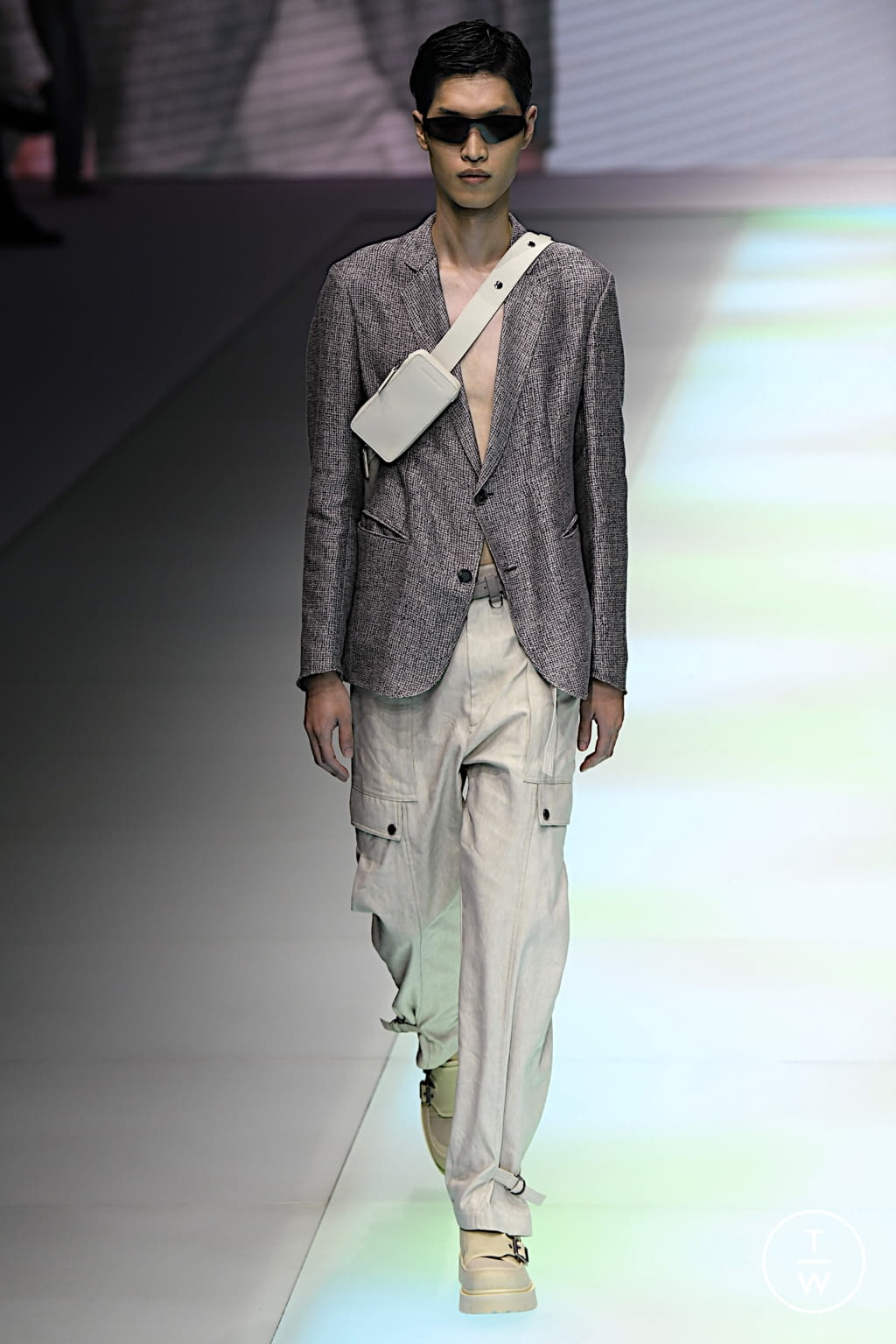 Fashion Week Milan Spring/Summer 2022 look 14 from the Emporio Armani collection 女装