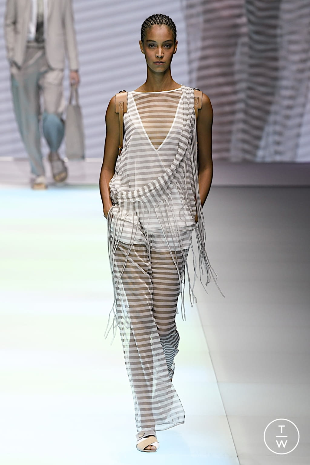 Fashion Week Milan Spring/Summer 2022 look 24 from the Emporio Armani collection womenswear