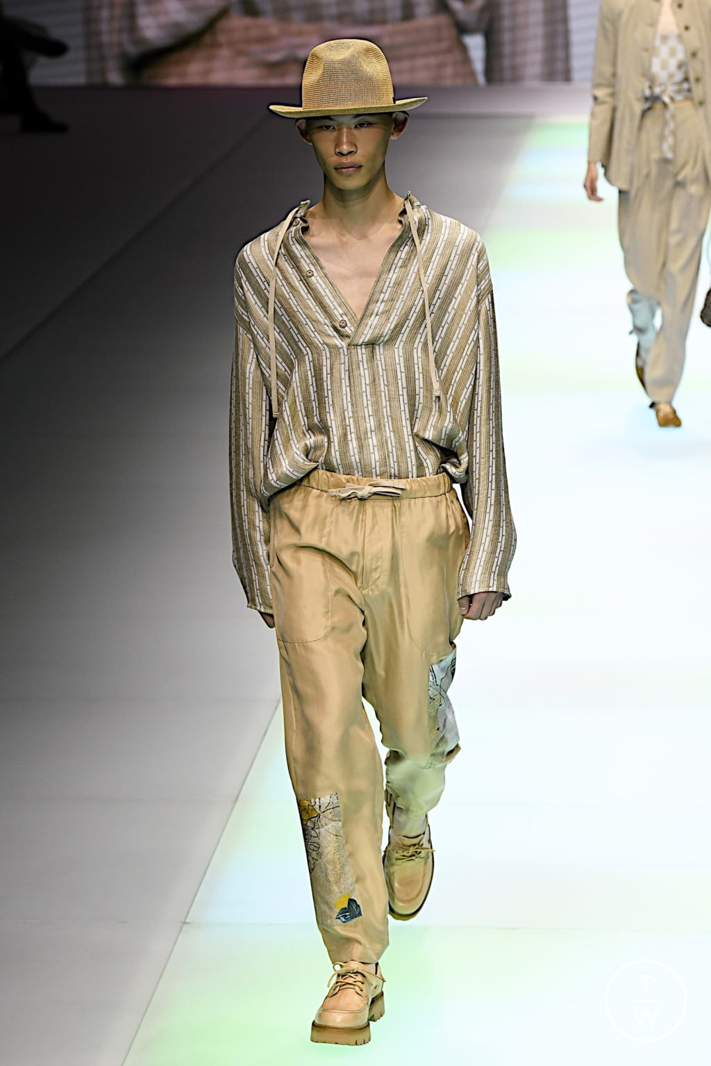 Fashion Week Milan Spring/Summer 2022 look 38 from the Emporio Armani collection 女装