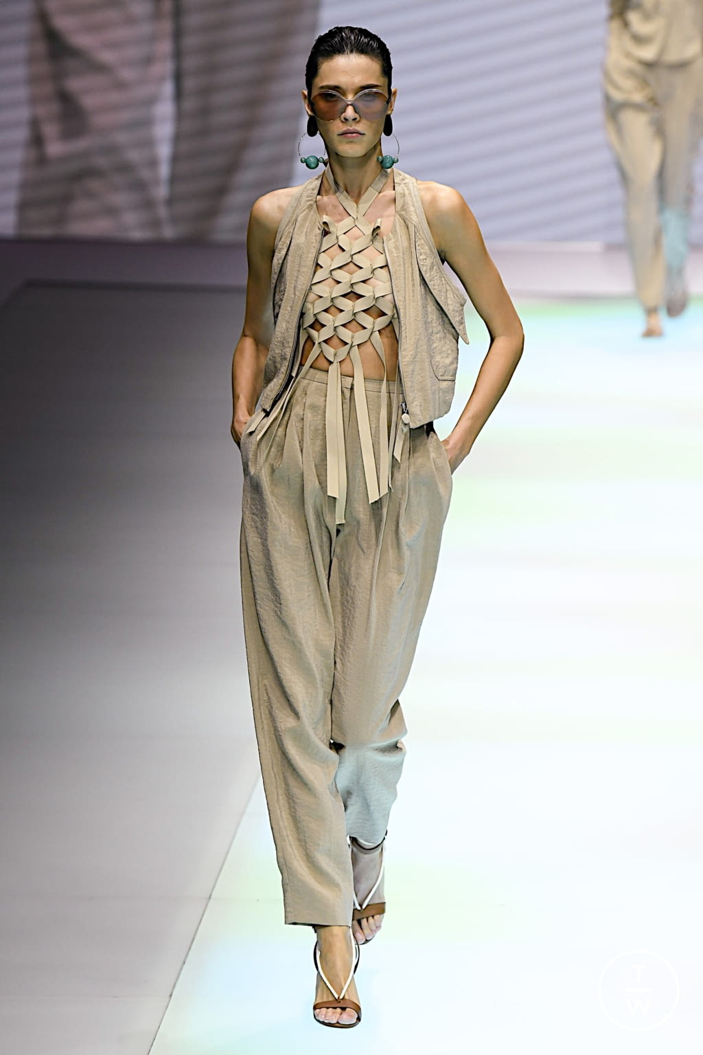 Fashion Week Milan Spring/Summer 2022 look 41 from the Emporio Armani collection womenswear