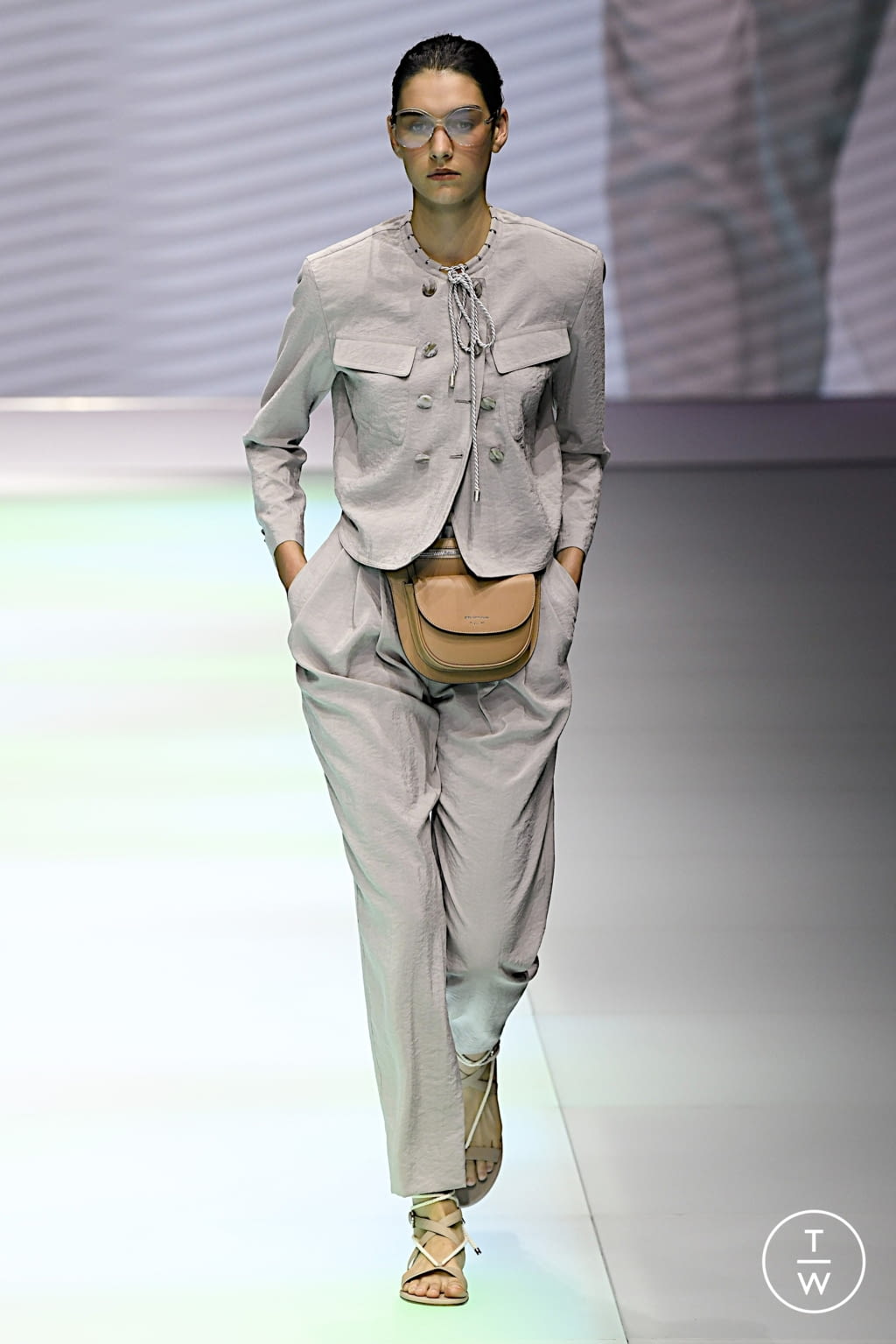 Fashion Week Milan Spring/Summer 2022 look 45 from the Emporio Armani collection 女装