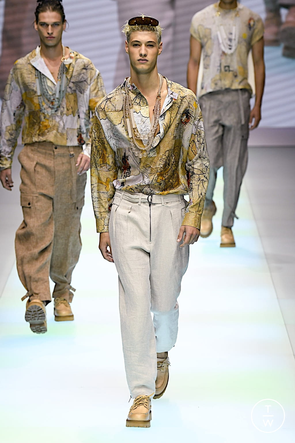 Fashion Week Milan Spring/Summer 2022 look 46 from the Emporio Armani collection womenswear