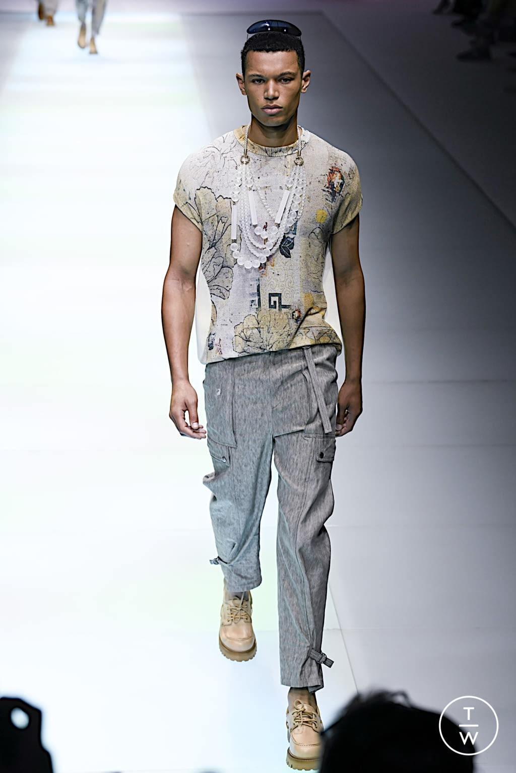 Fashion Week Milan Spring/Summer 2022 look 48 from the Emporio Armani collection 女装