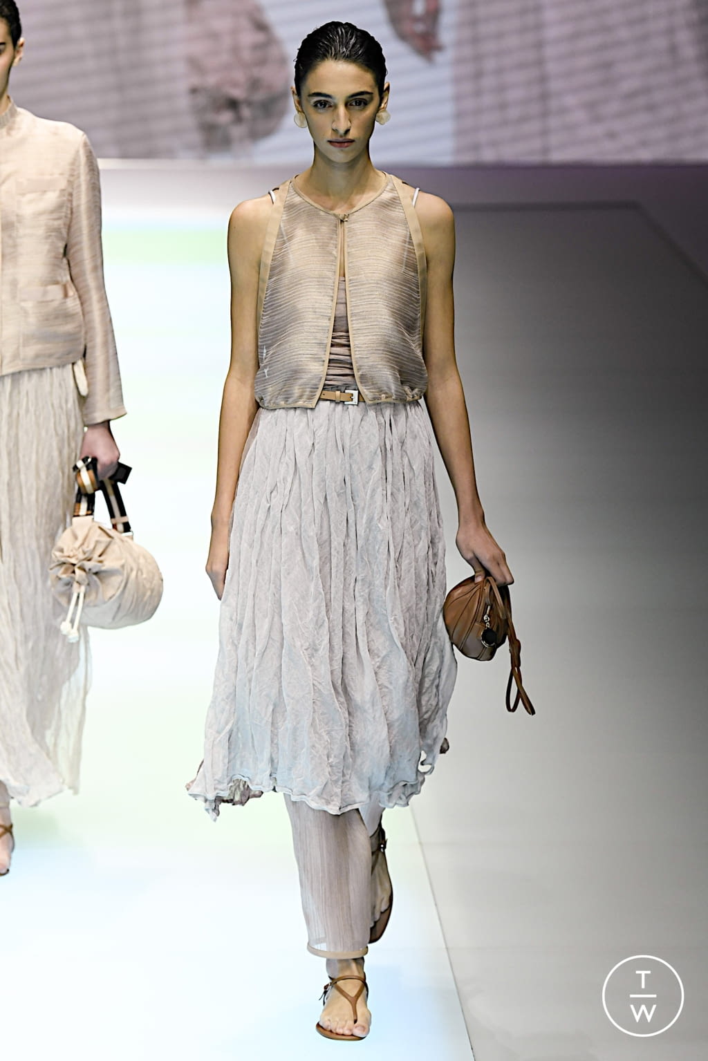 Emporio Armani SS22 womenswear #60 - Tagwalk: The Fashion Search Engine