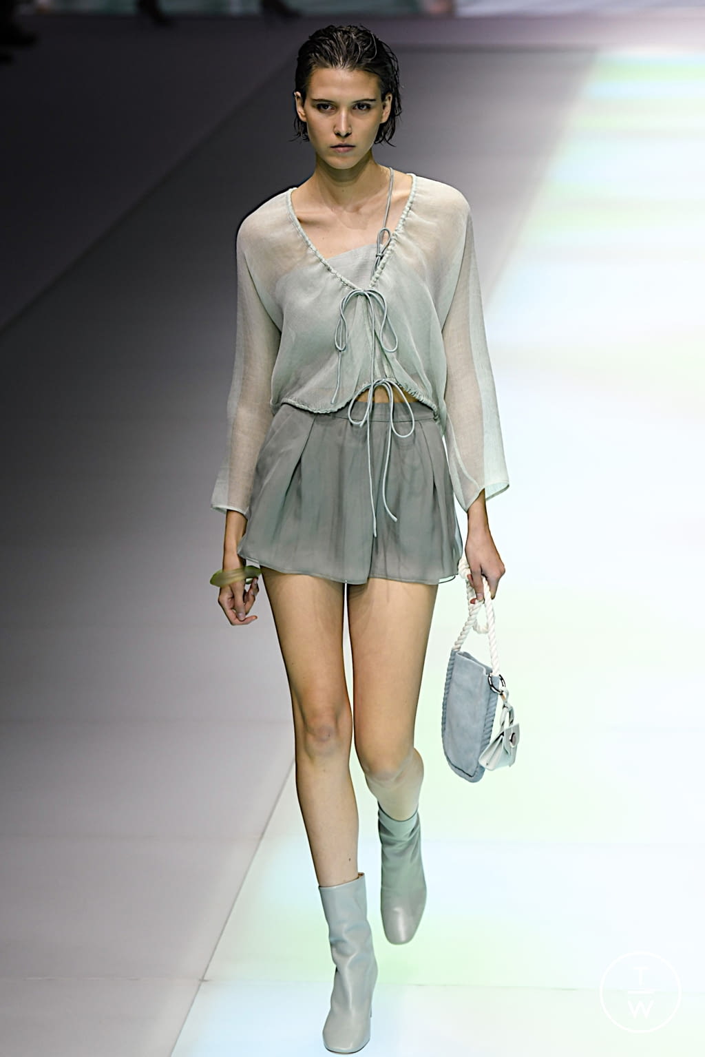 Fashion Week Milan Spring/Summer 2022 look 70 from the Emporio Armani collection womenswear