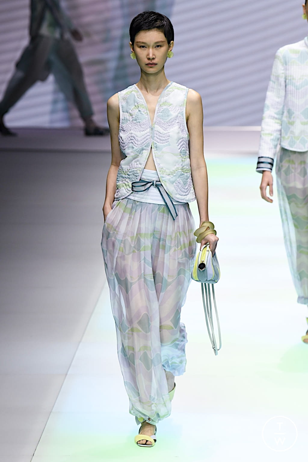 Fashion Week Milan Spring/Summer 2022 look 71 from the Emporio Armani collection womenswear