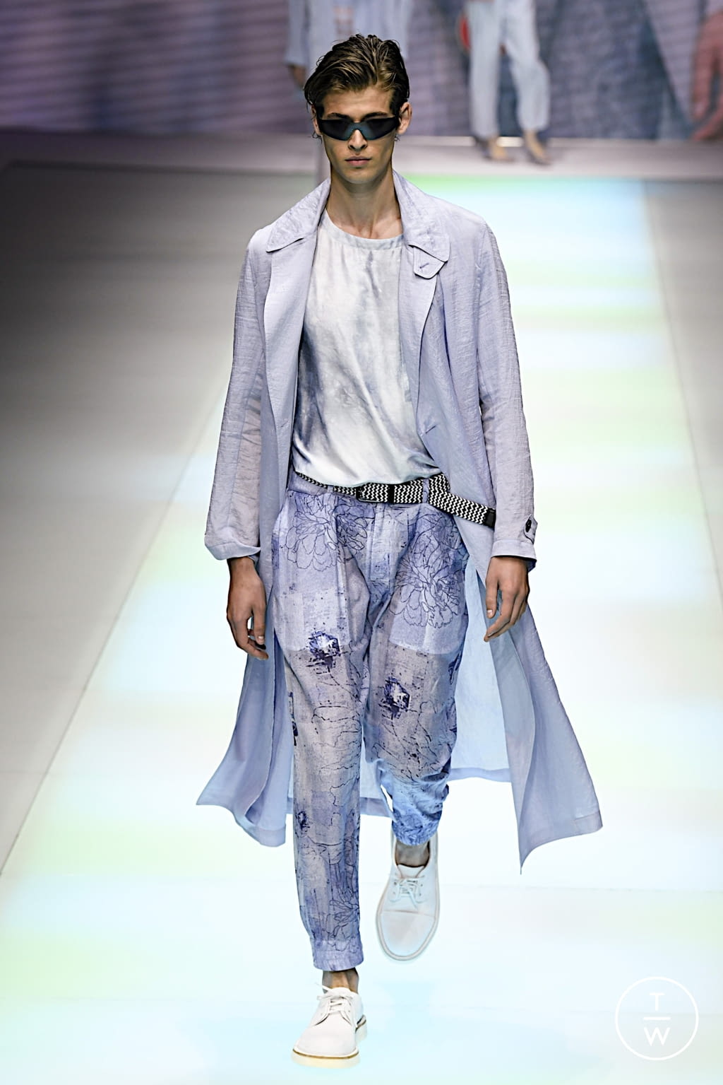 Fashion Week Milan Spring/Summer 2022 look 85 from the Emporio Armani collection womenswear