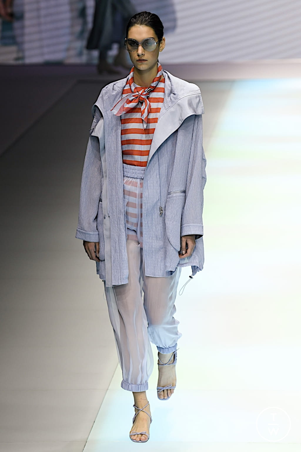 Fashion Week Milan Spring/Summer 2022 look 86 from the Emporio Armani collection 女装