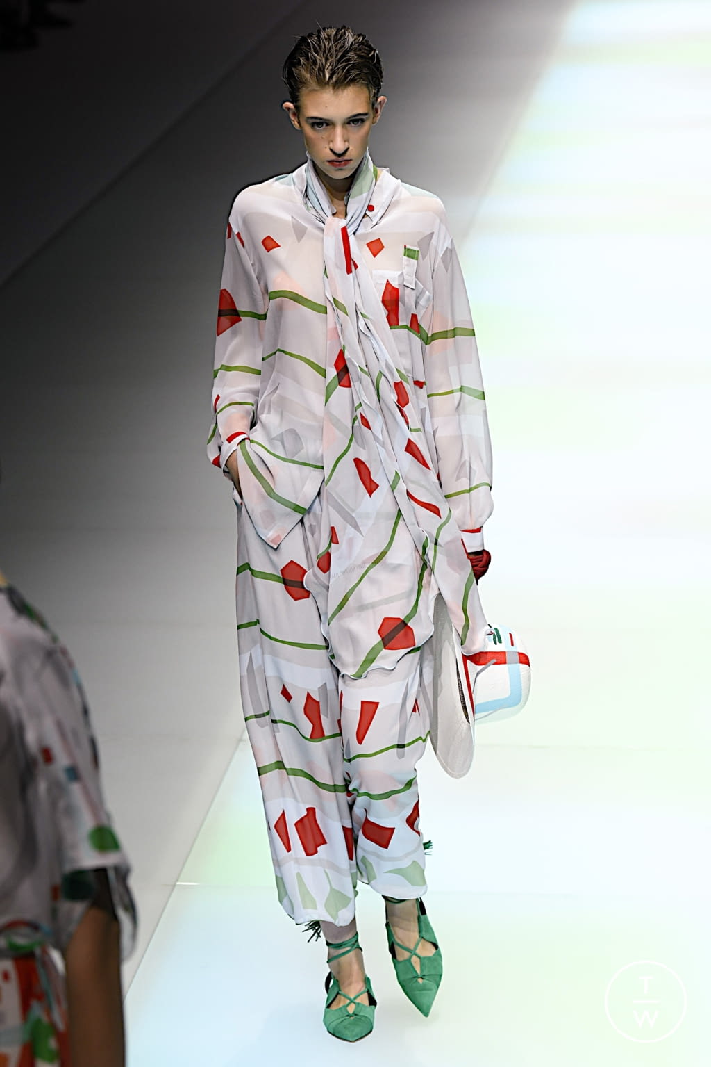 Fashion Week Milan Spring/Summer 2022 look 103 from the Emporio Armani collection womenswear