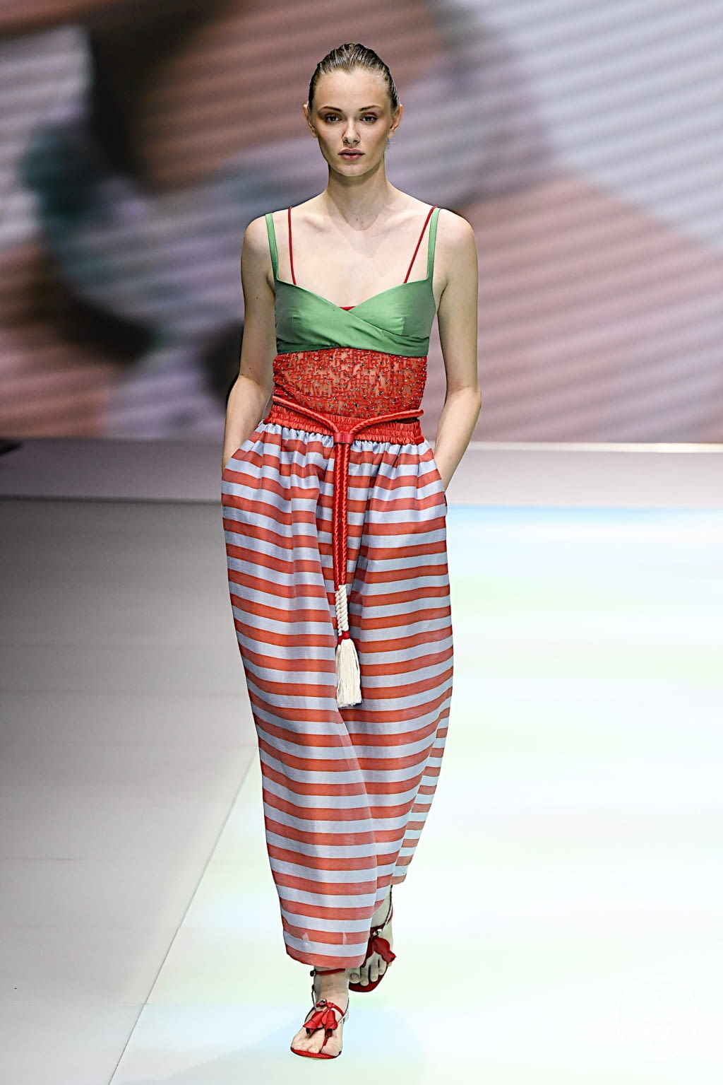 Fashion Week Milan Spring/Summer 2022 look 119 from the Emporio Armani collection 女装