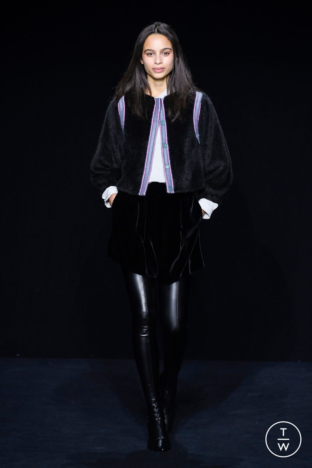 Fashion Week Milan Fall/Winter 2023 look 15 from the Emporio Armani collection womenswear