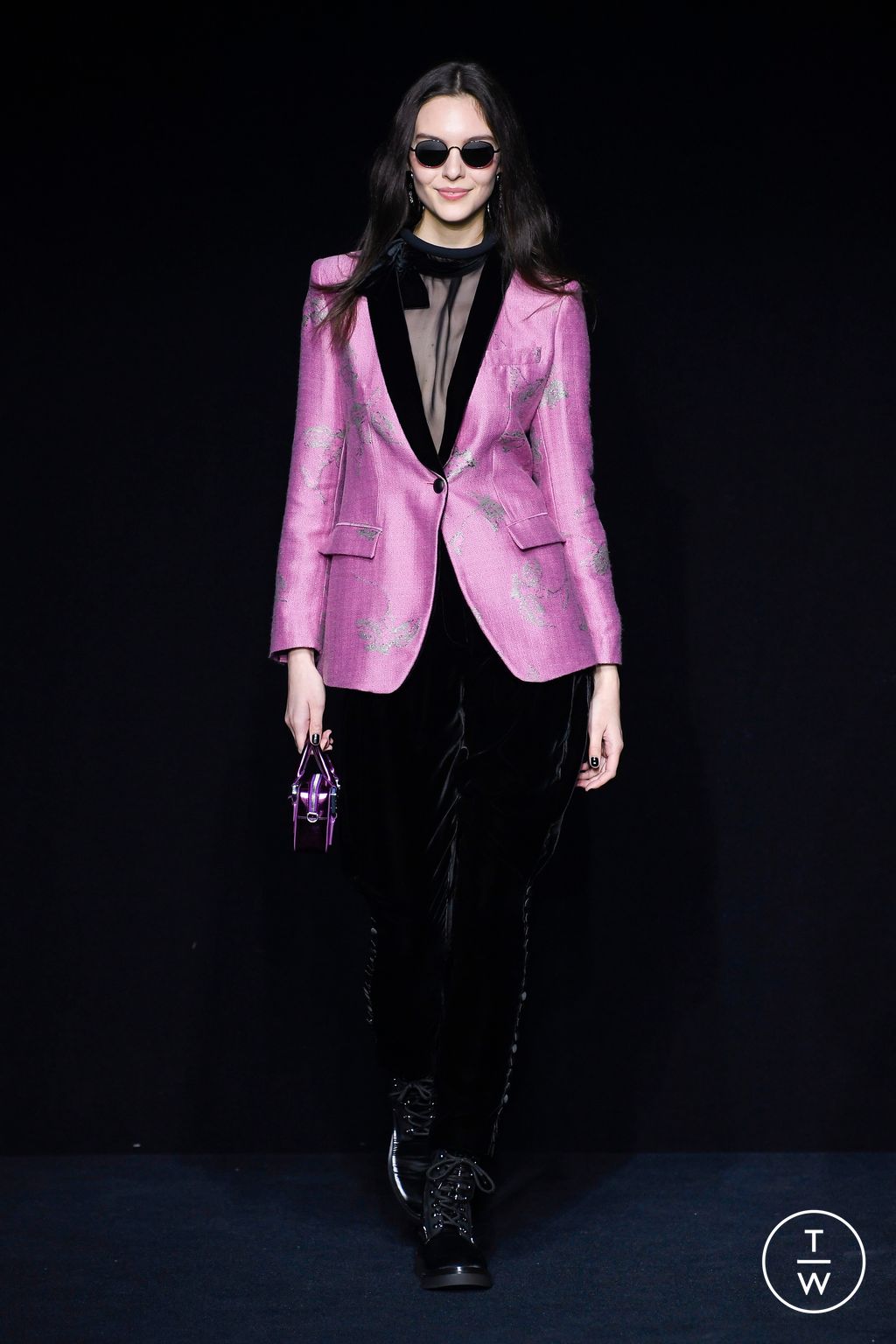 Fashion Week Milan Fall/Winter 2023 look 16 from the Emporio Armani collection 女装