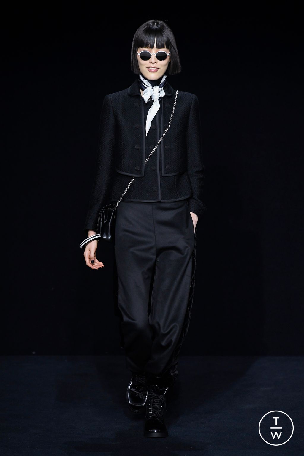 Fashion Week Milan Fall/Winter 2023 look 19 from the Emporio Armani collection 女装