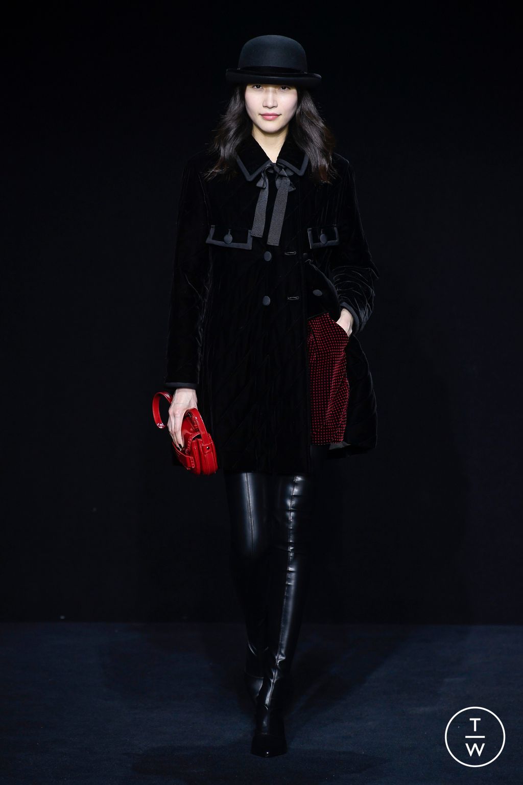 Fashion Week Milan Fall/Winter 2023 look 27 from the Emporio Armani collection womenswear