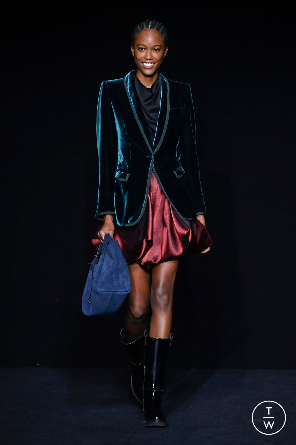 Fashion Week Milan Fall/Winter 2023 look 40 from the Emporio Armani collection 女装