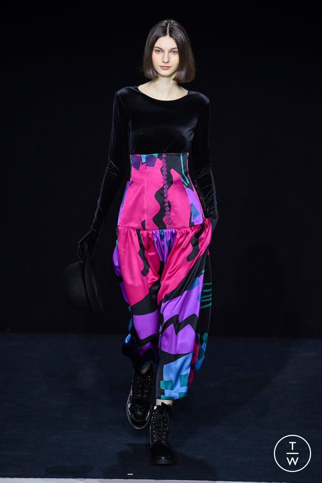 Fashion Week Milan Fall/Winter 2023 look 46 de la collection Emporio Armani womenswear