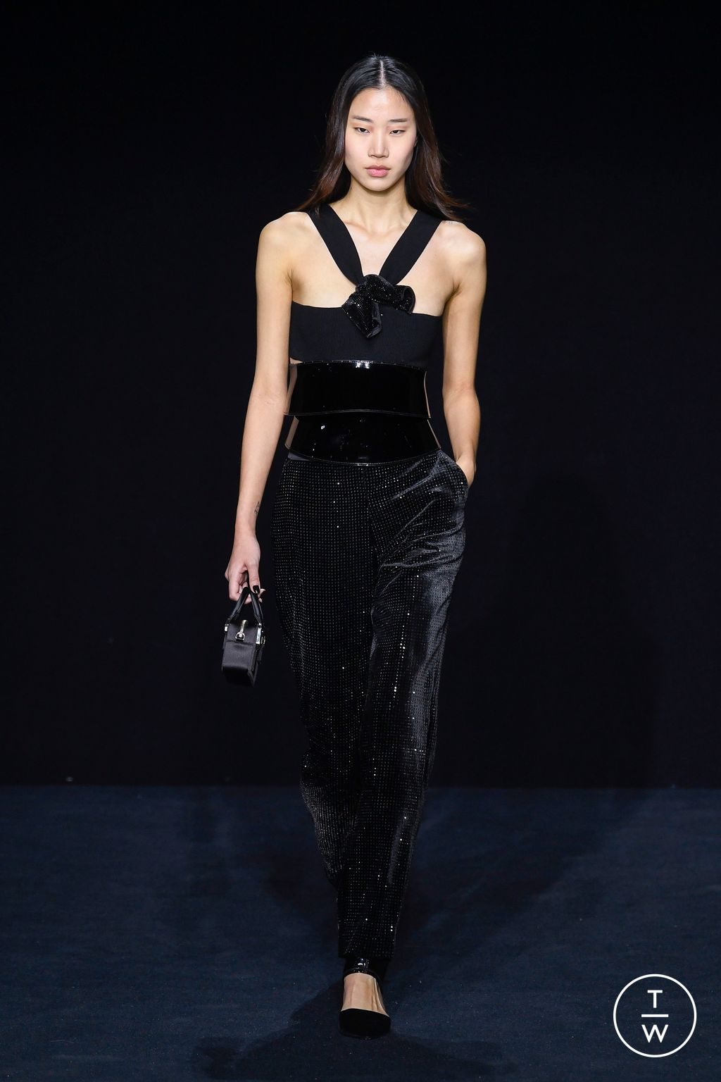 Fashion Week Milan Fall/Winter 2023 look 56 from the Emporio Armani collection 女装