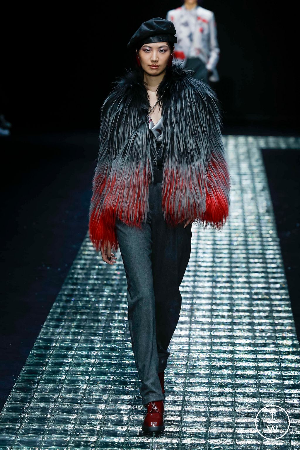 Fashion Week Milan Fall/Winter 2024 look 1 de la collection Emporio Armani womenswear