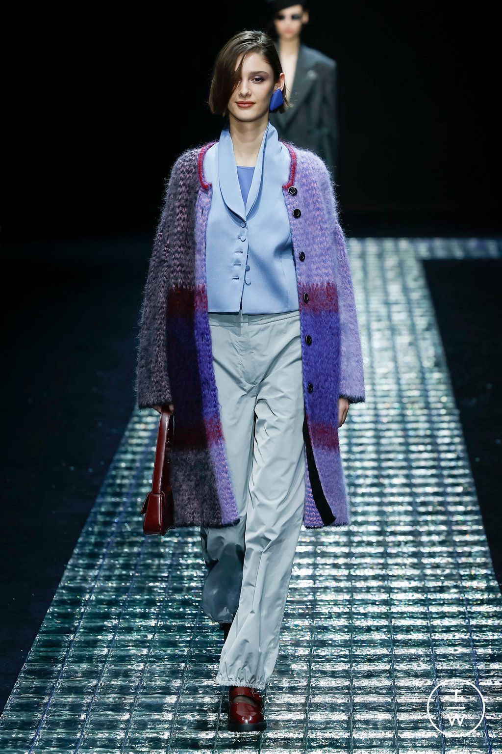 Fashion Week Milan Fall/Winter 2024 look 13 from the Emporio Armani collection 女装