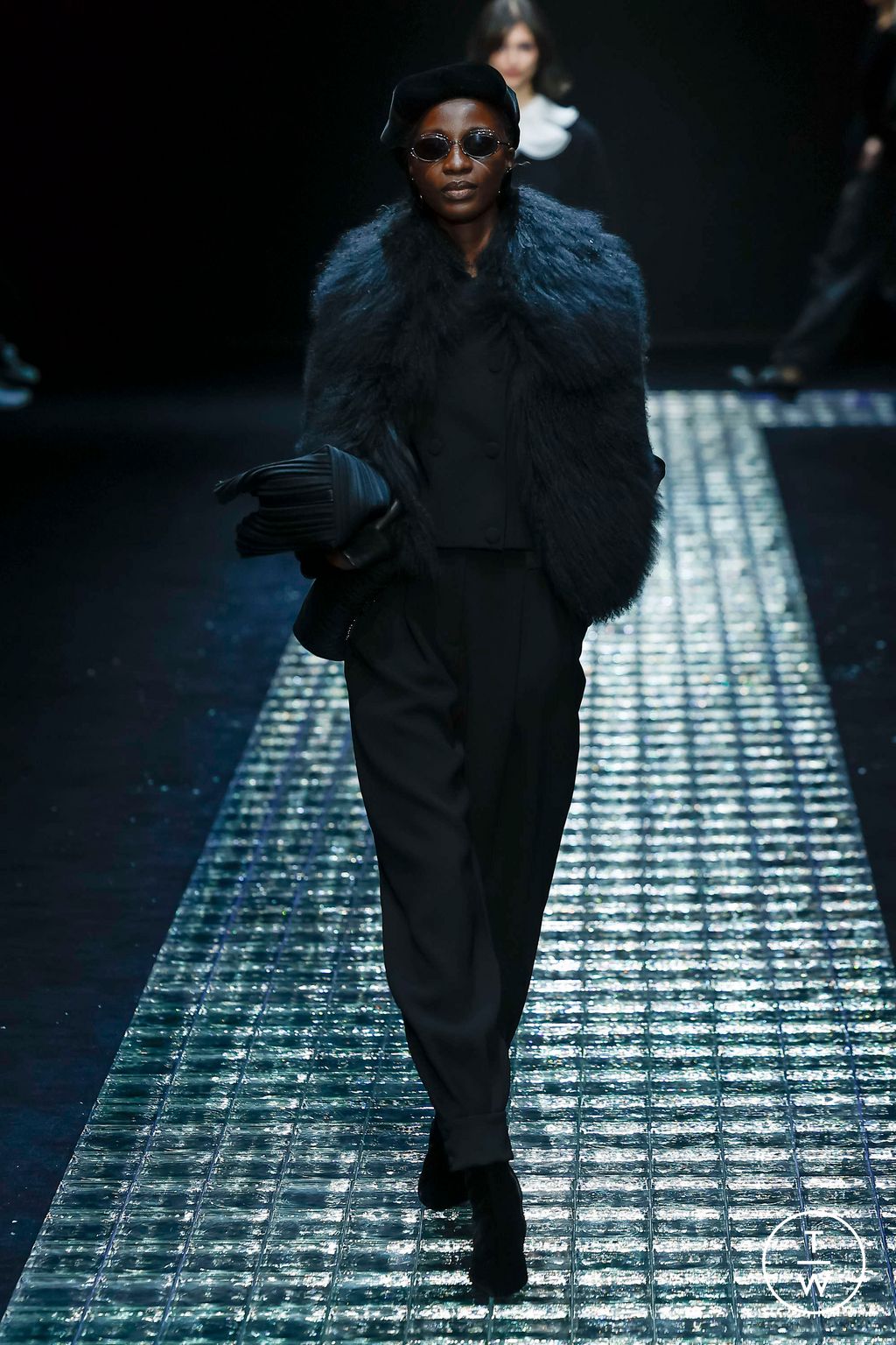 Fashion Week Milan Fall/Winter 2024 look 25 from the Emporio Armani collection womenswear