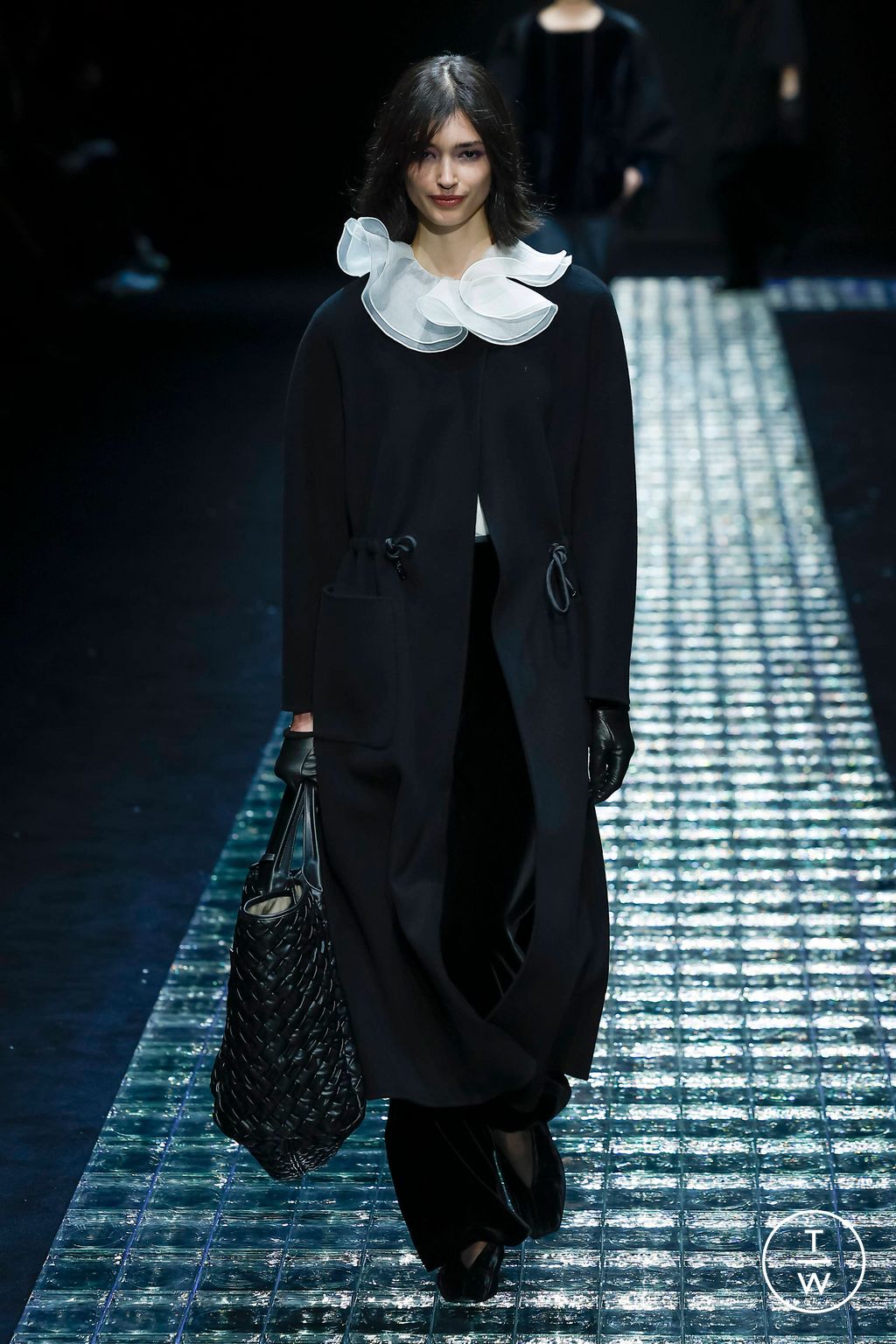 Fashion Week Milan Fall/Winter 2024 look 26 from the Emporio Armani collection womenswear