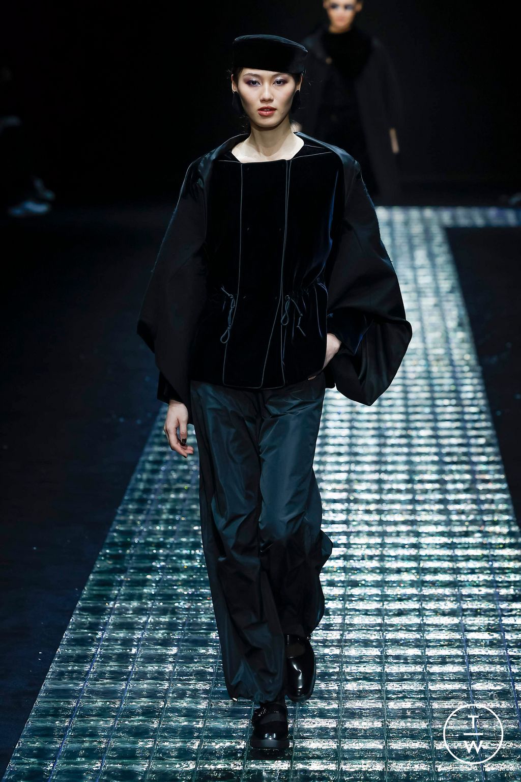Fashion Week Milan Fall/Winter 2024 look 27 from the Emporio Armani collection 女装