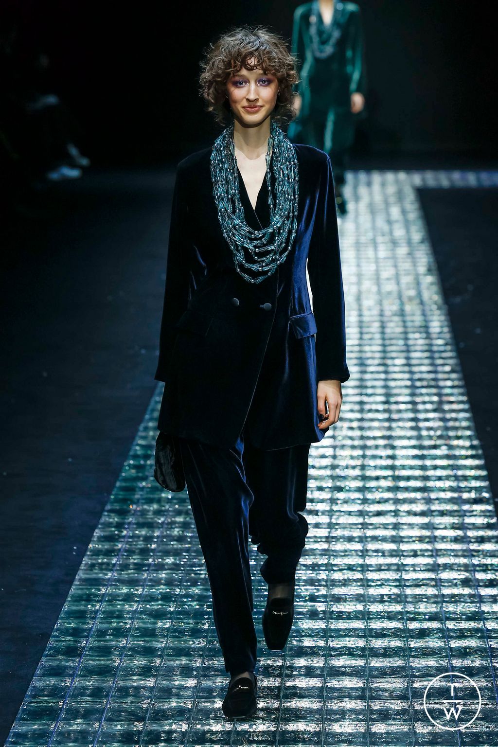 Fashion Week Milan Fall/Winter 2024 look 36 from the Emporio Armani collection 女装