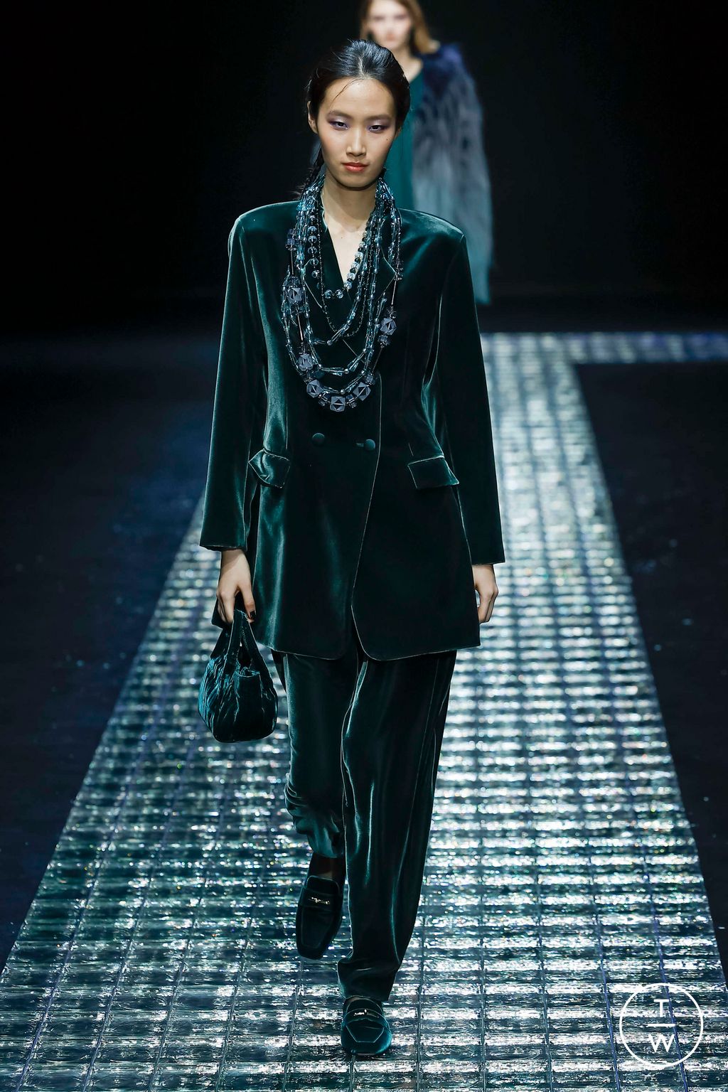 Fashion Week Milan Fall/Winter 2024 look 37 from the Emporio Armani collection womenswear