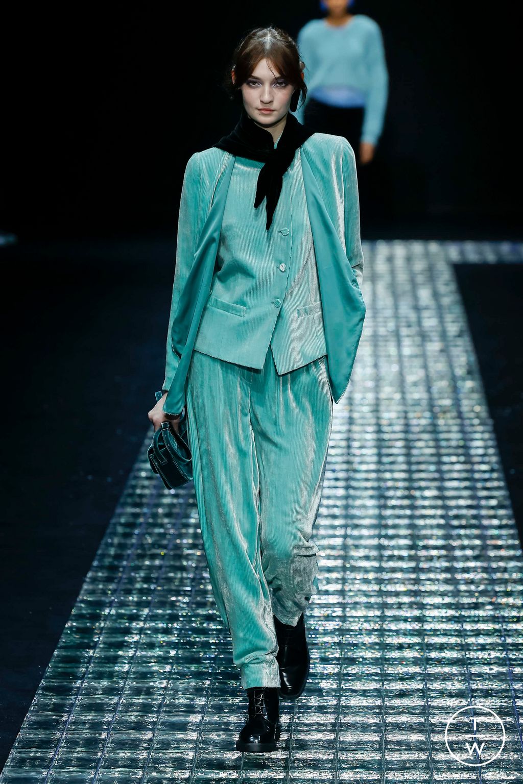 Fashion Week Milan Fall/Winter 2024 look 40 from the Emporio Armani collection womenswear