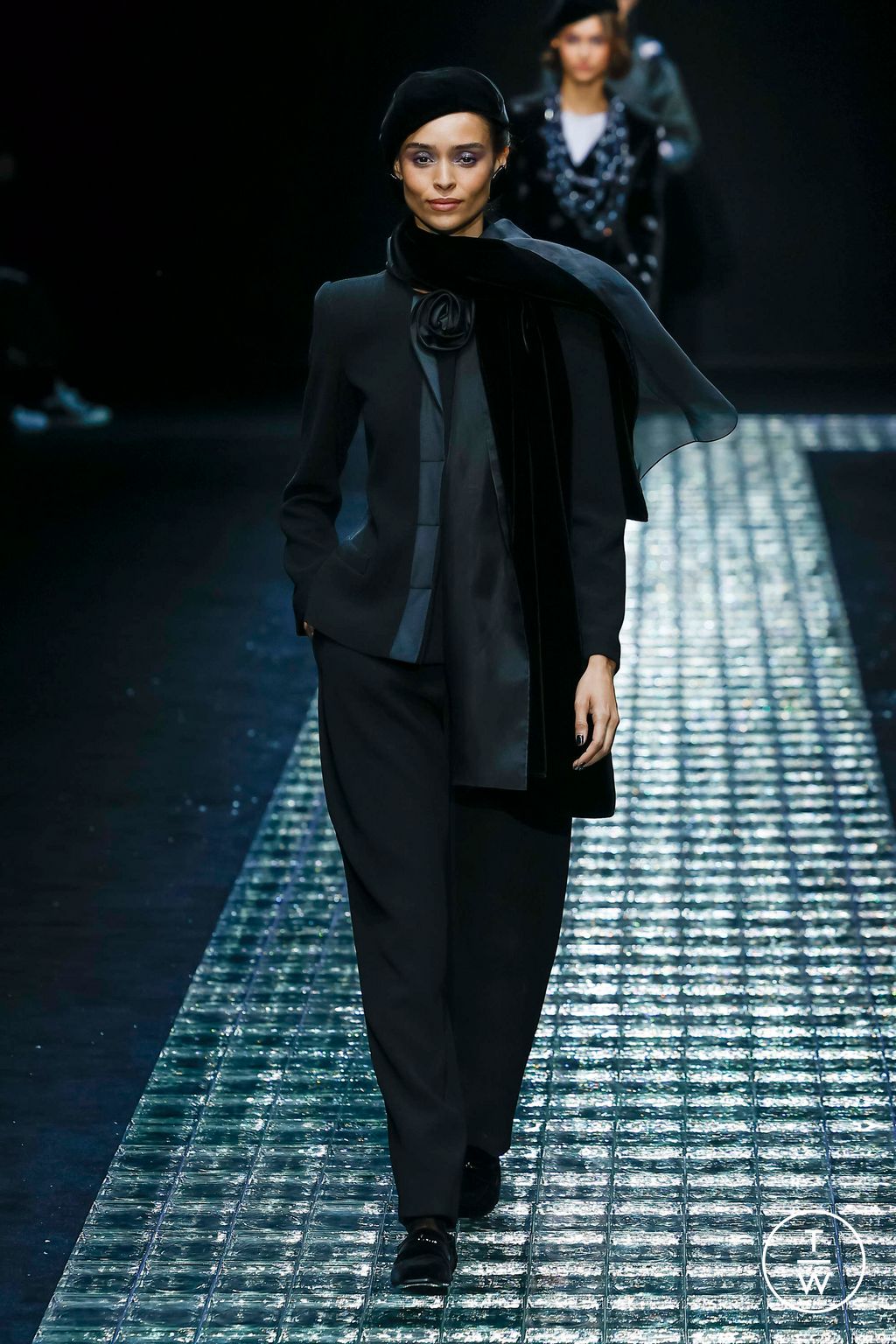 Fashion Week Milan Fall/Winter 2024 look 54 from the Emporio Armani collection 女装