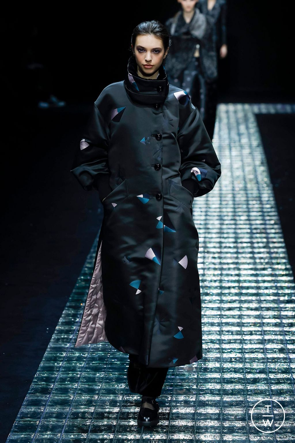 Fashion Week Milan Fall/Winter 2024 look 56 from the Emporio Armani collection womenswear