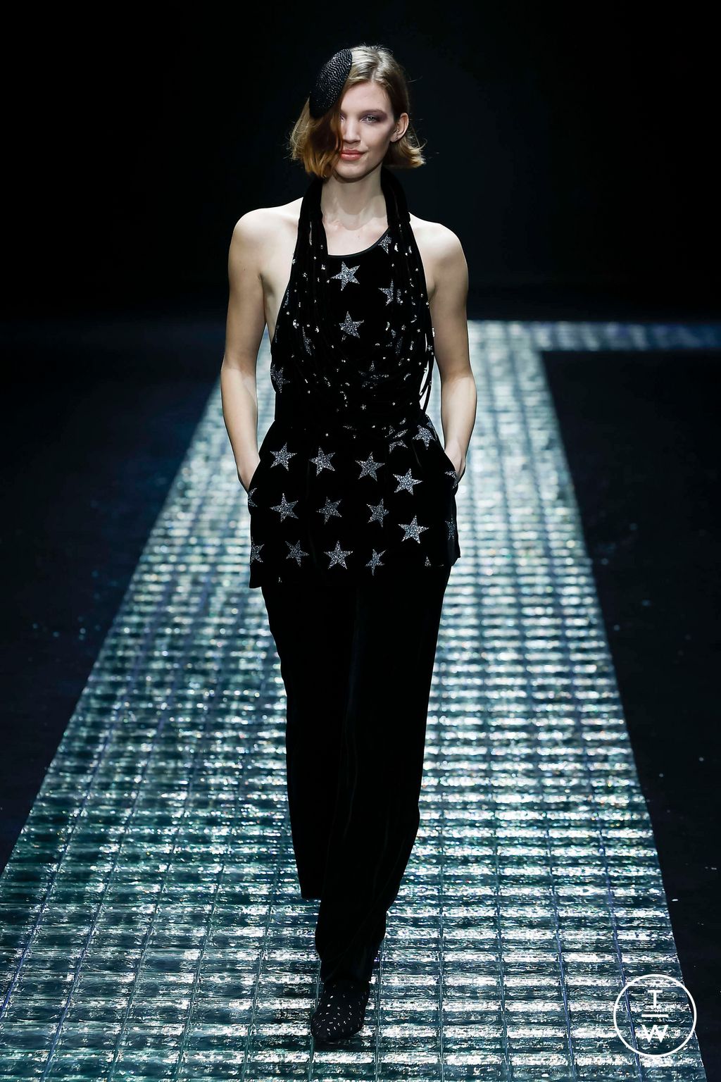 Fashion Week Milan Fall/Winter 2024 look 72 from the Emporio Armani collection 女装