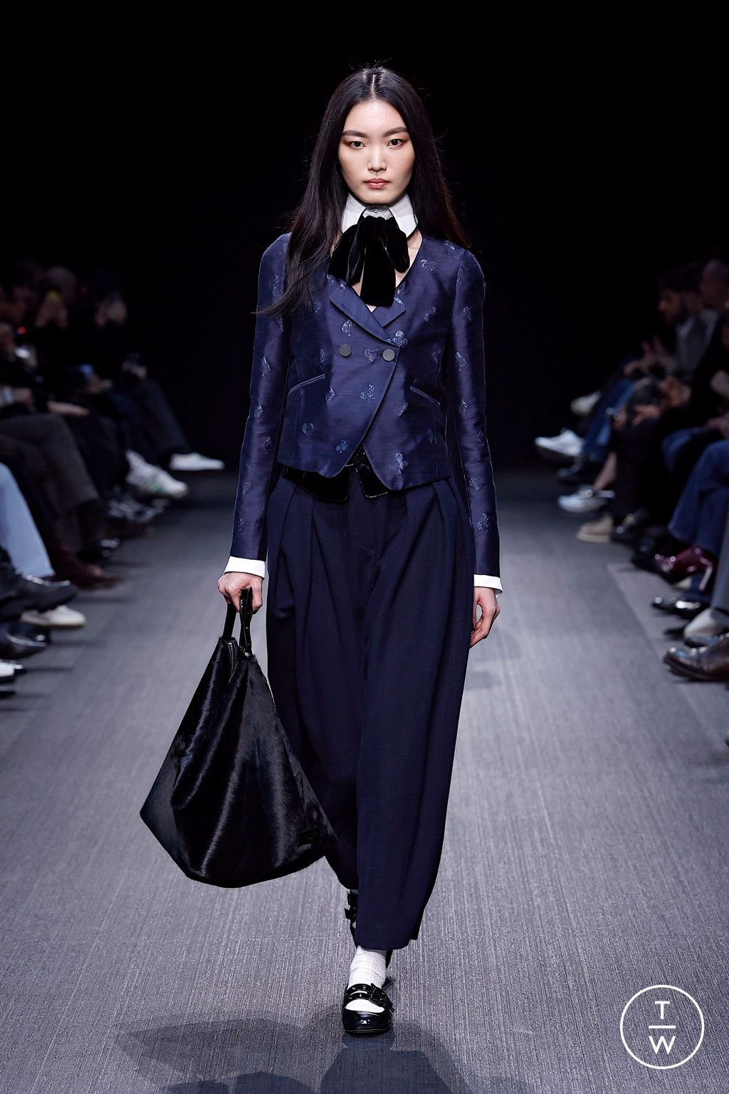 Fashion Week Milan Fall/Winter 2025 look 20 from the Emporio Armani collection womenswear