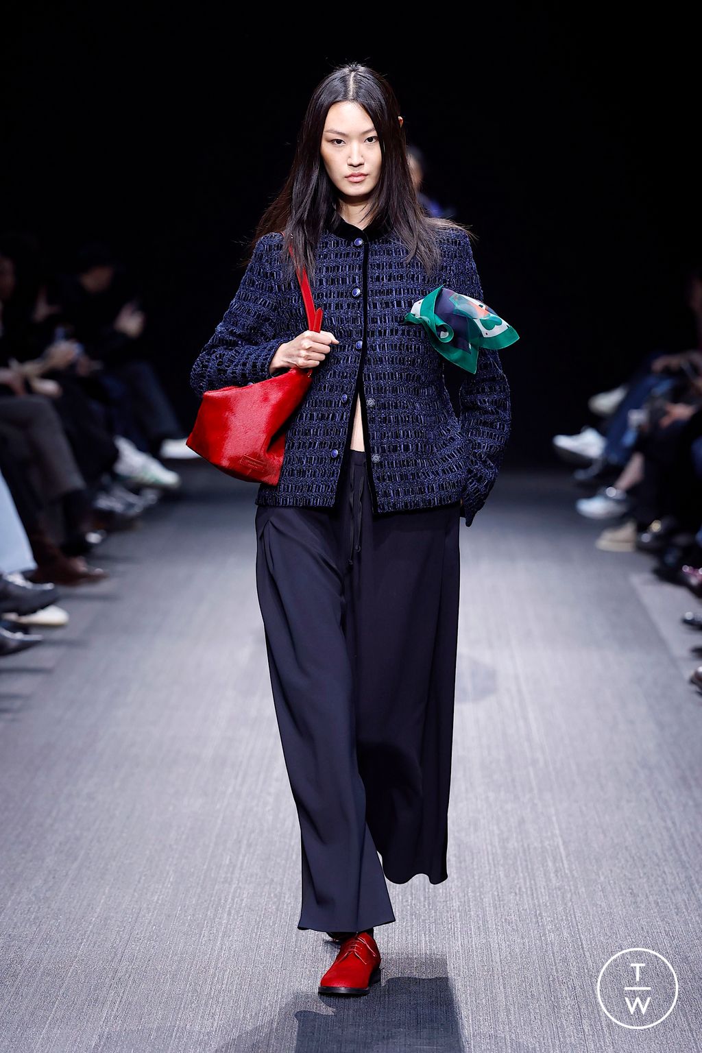 Fashion Week Milan Fall/Winter 2025 look 27 from the Emporio Armani collection 女装