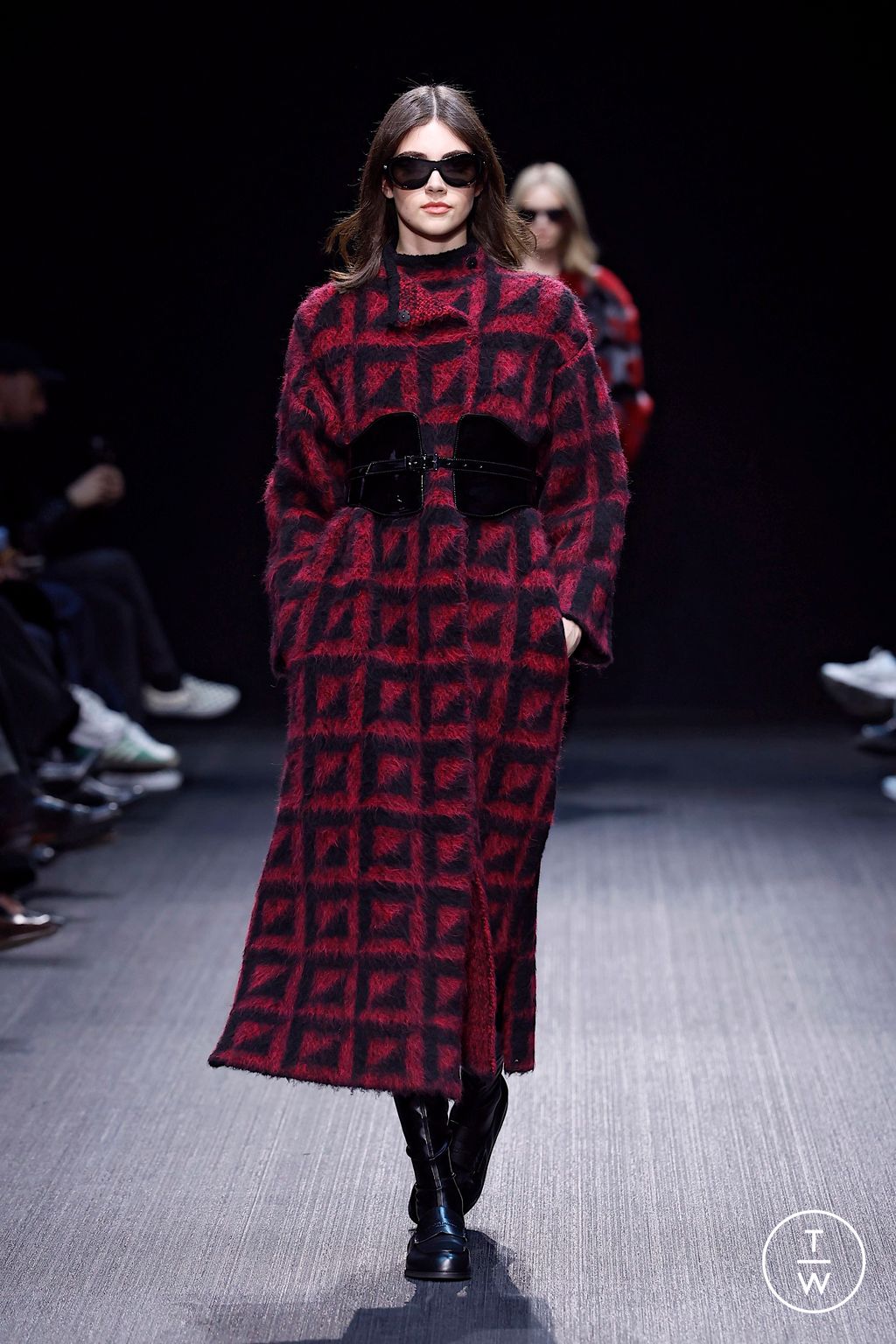 Fashion Week Milan Fall/Winter 2025 look 38 from the Emporio Armani collection womenswear