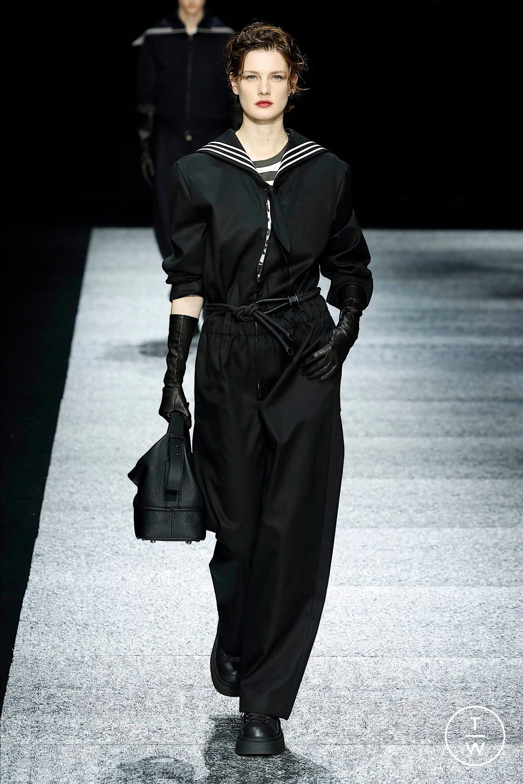 Fashion Week Milan Fall/Winter 2024 look 3 de la collection Emporio Armani menswear