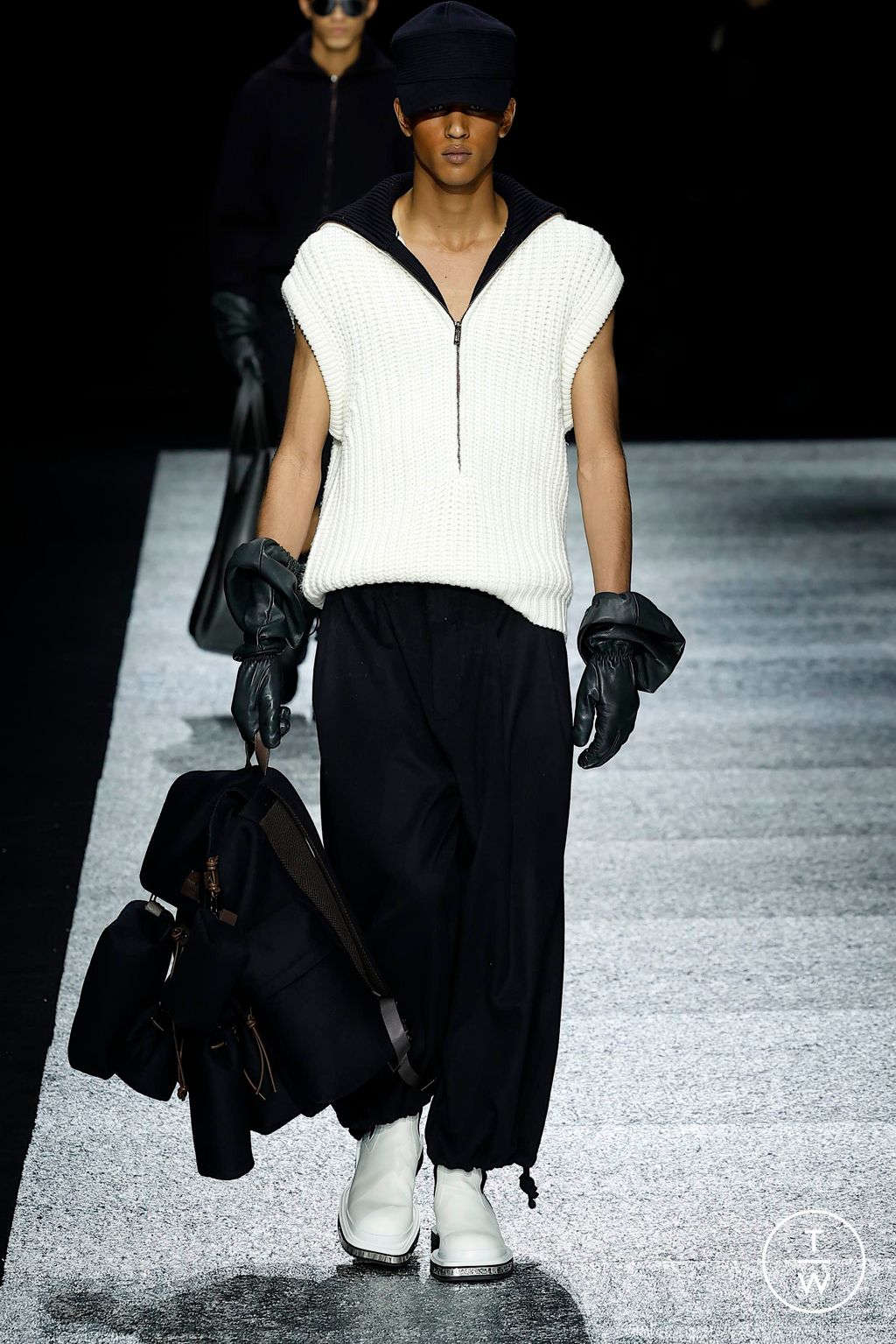 Fashion Week Milan Fall/Winter 2024 look 9 de la collection Emporio Armani menswear