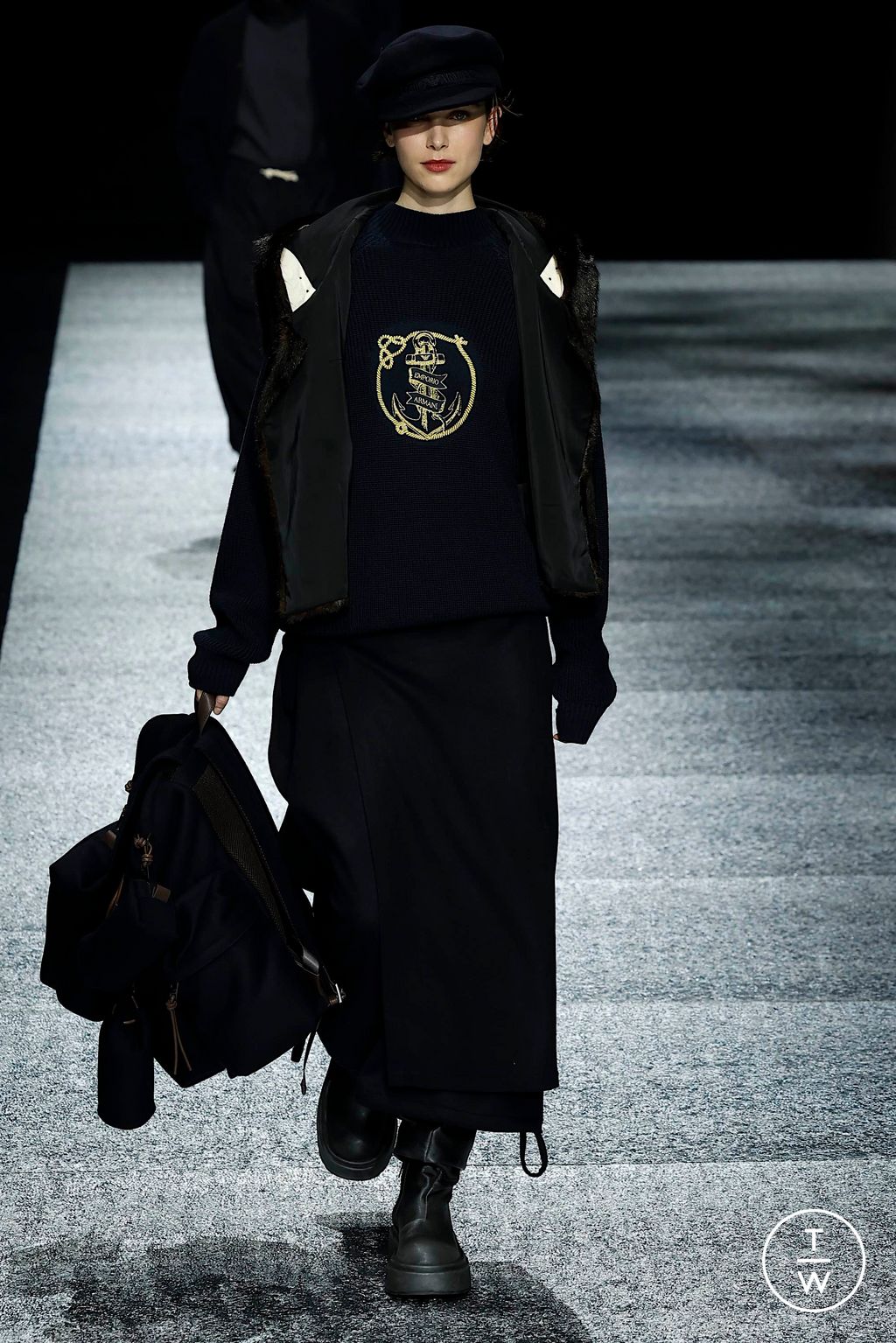 Fashion Week Milan Fall/Winter 2024 look 11 de la collection Emporio Armani menswear