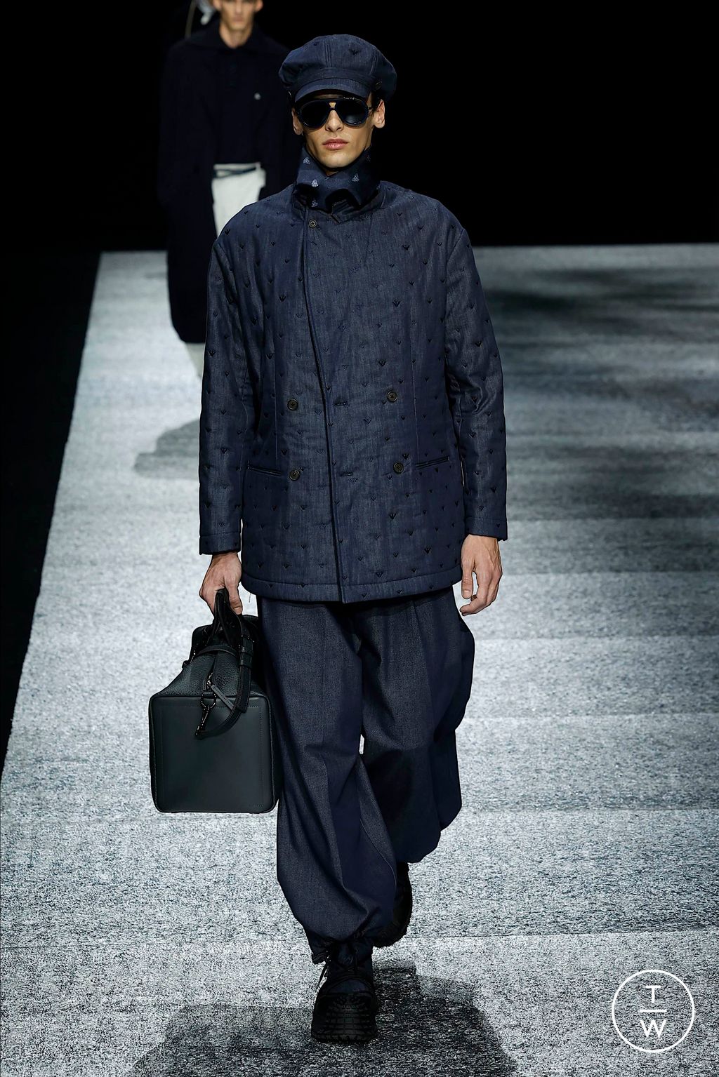 Fashion Week Milan Fall/Winter 2024 look 17 from the Emporio Armani collection menswear