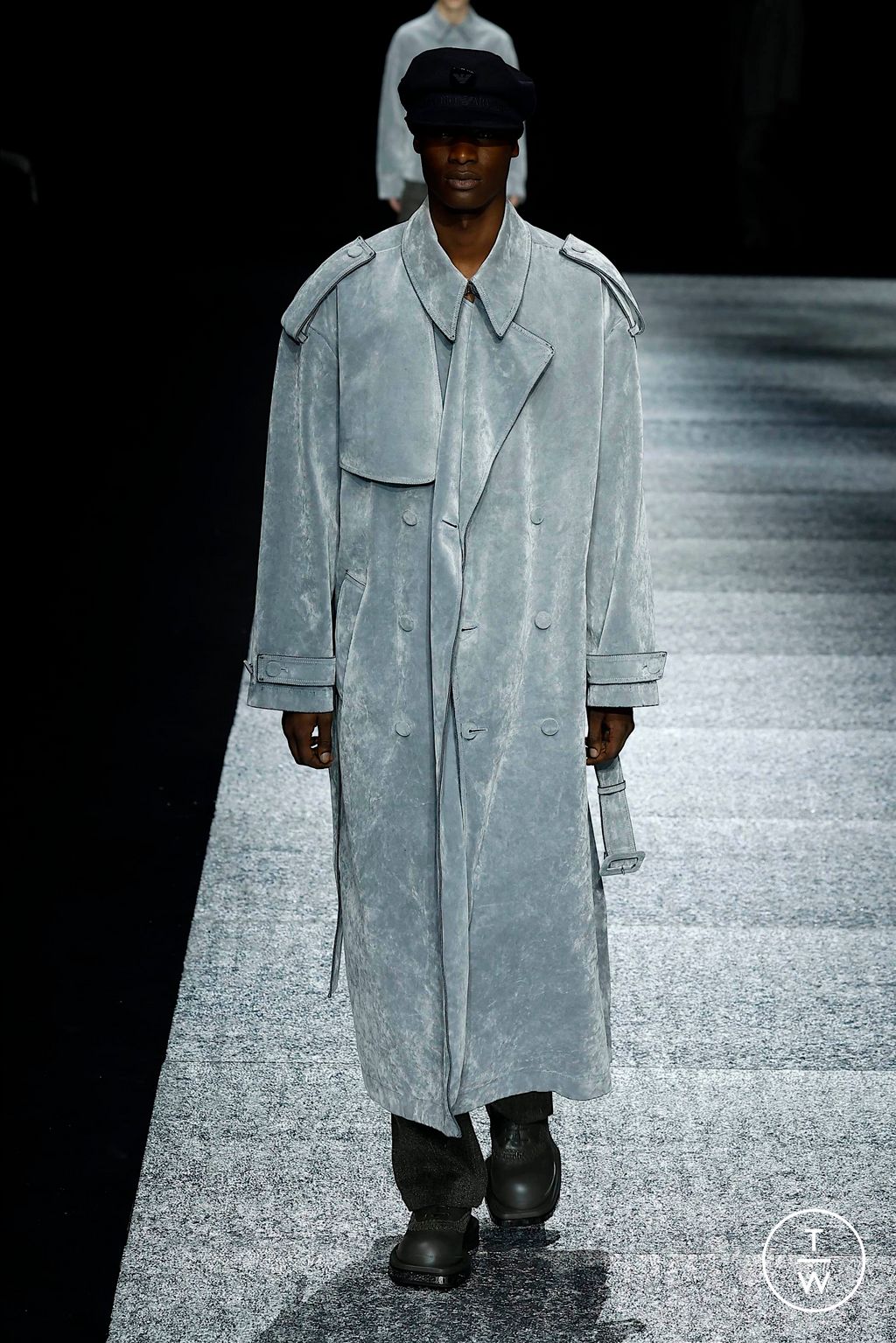 Fashion Week Milan Fall/Winter 2024 look 22 de la collection Emporio Armani menswear
