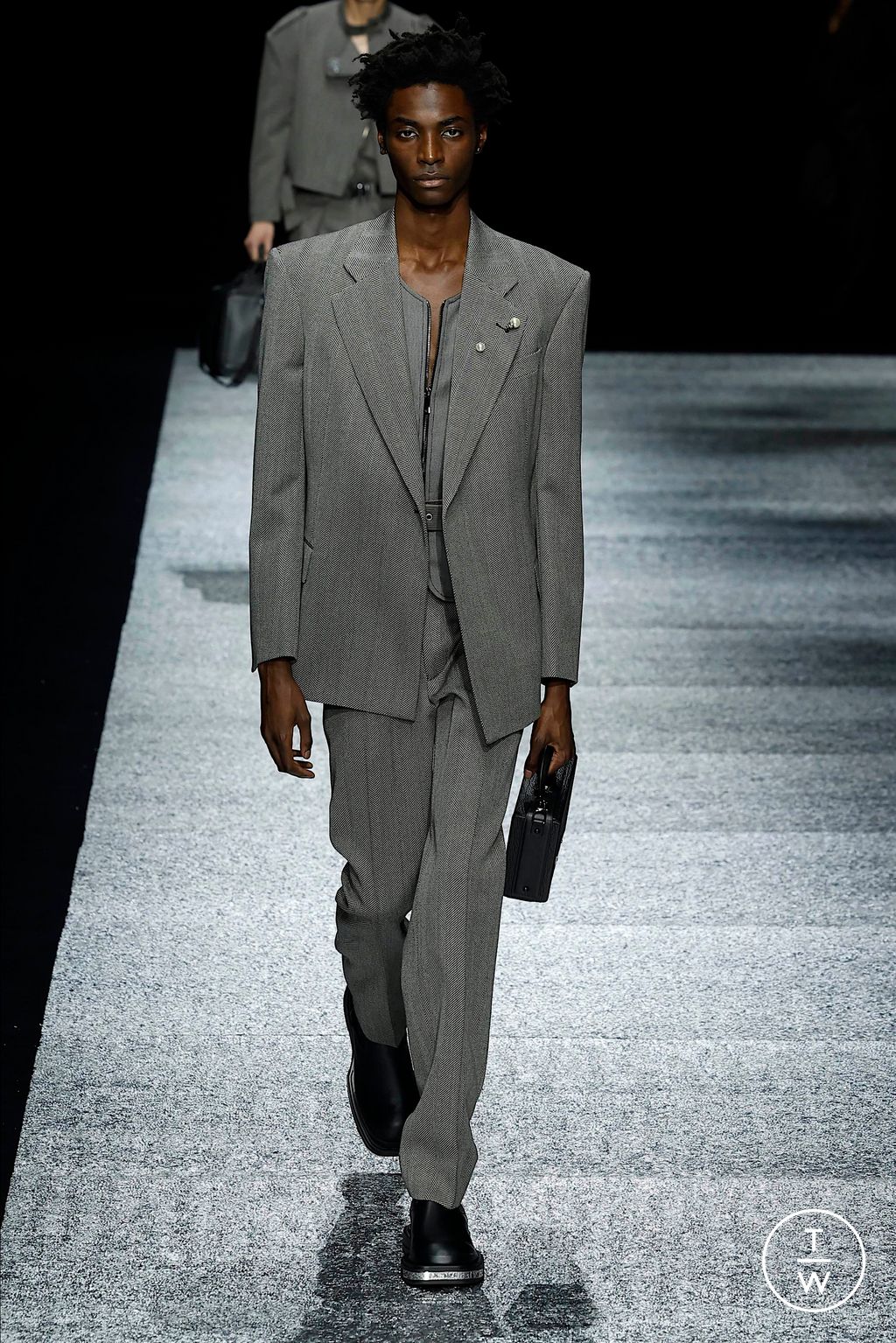 Fashion Week Milan Fall/Winter 2024 look 24 from the Emporio Armani collection menswear