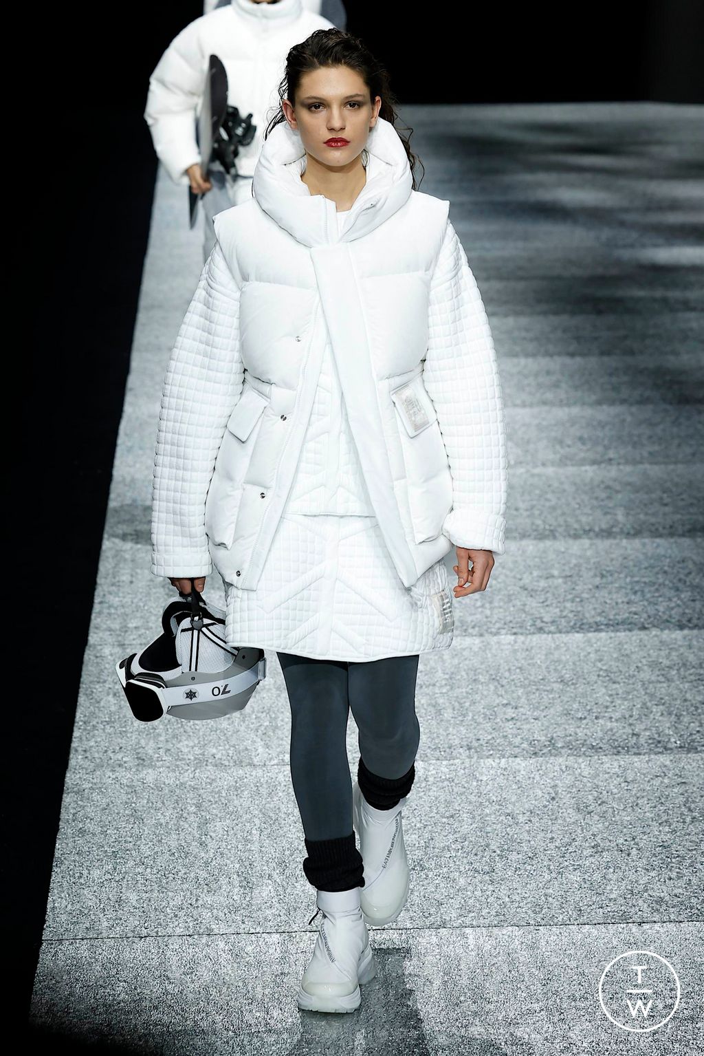 Fashion Week Milan Fall/Winter 2024 look 40 from the Emporio Armani collection menswear