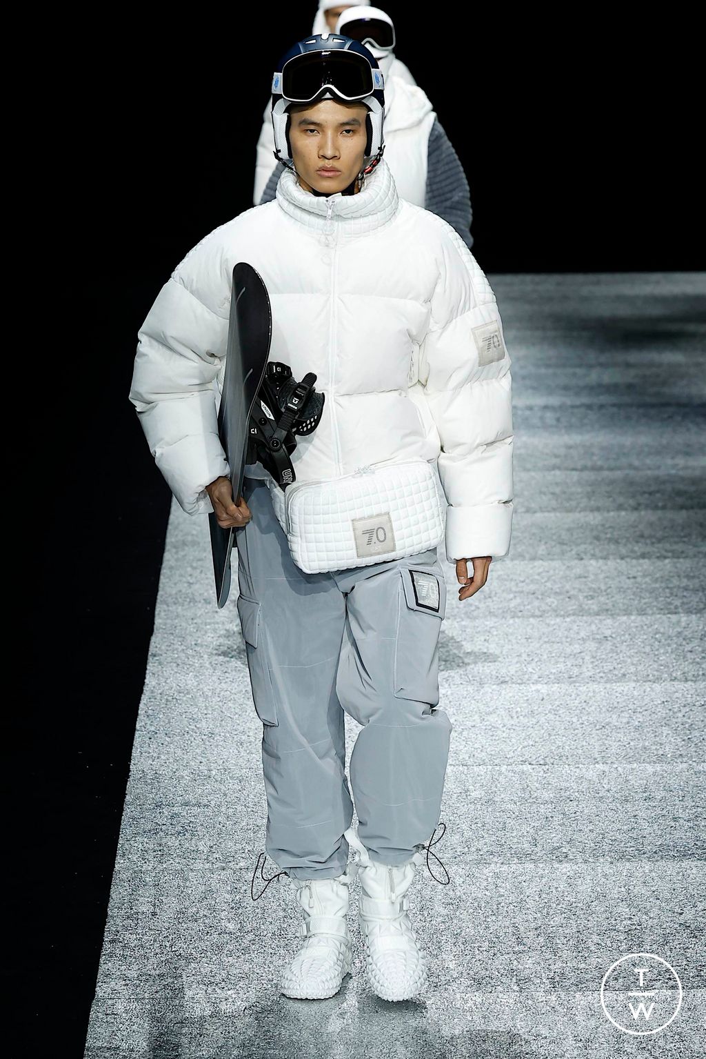 Fashion Week Milan Fall/Winter 2024 look 41 from the Emporio Armani collection menswear