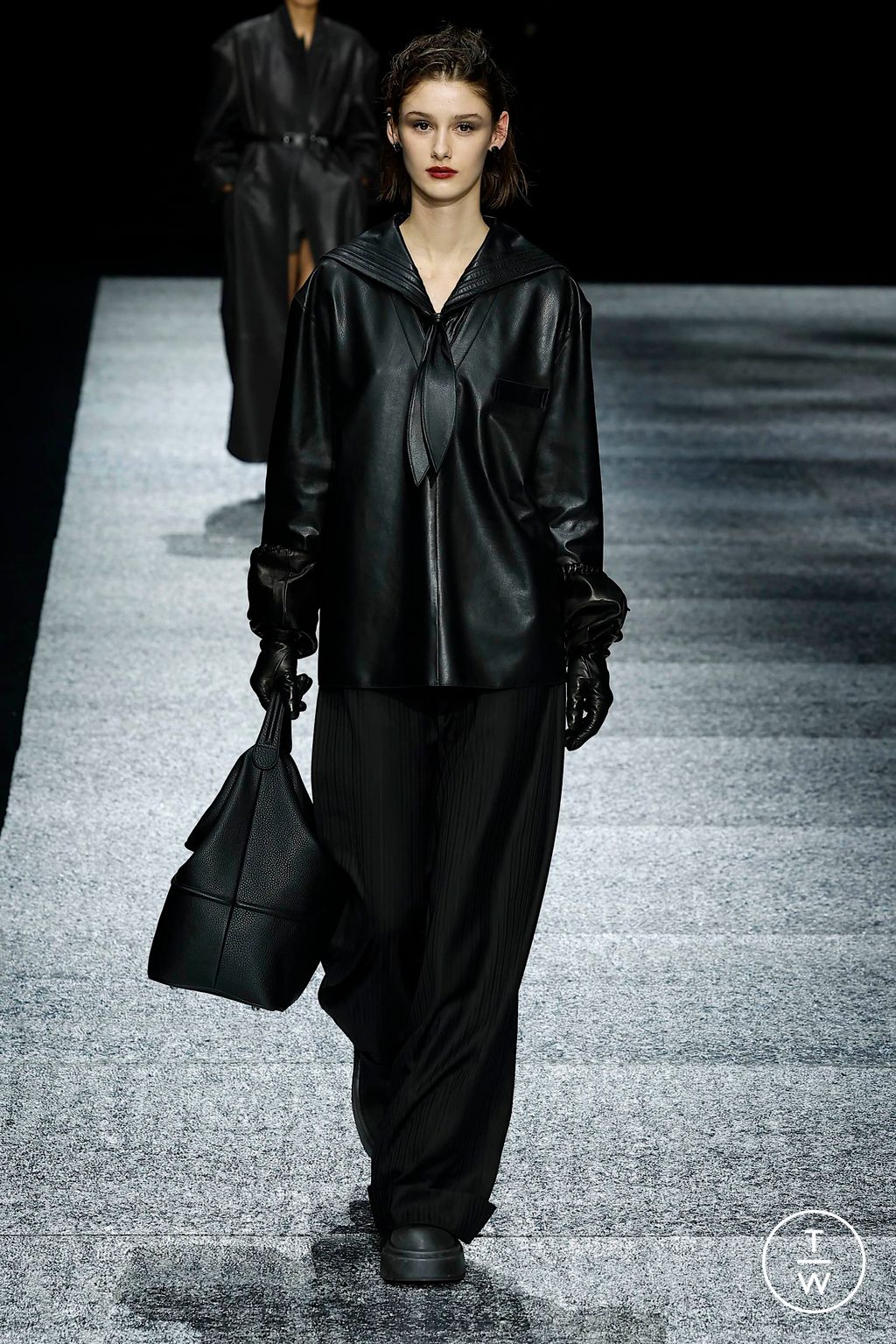 Fashion Week Milan Fall/Winter 2024 look 70 de la collection Emporio Armani menswear