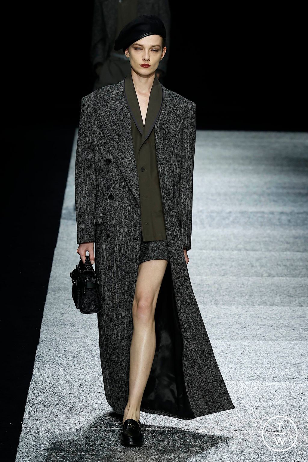 Fashion Week Milan Fall/Winter 2024 look 82 from the Emporio Armani collection 男装